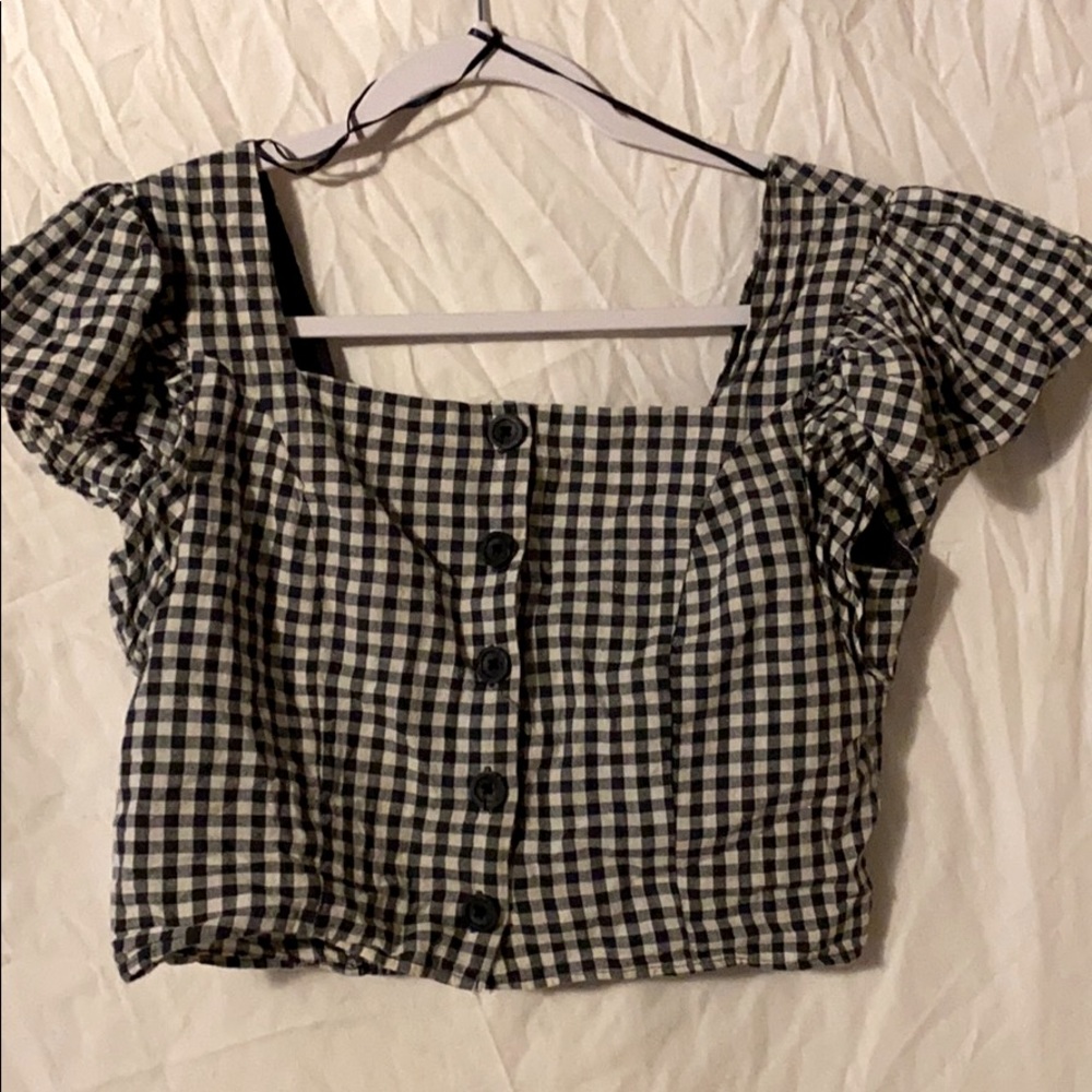 Ruffled back & ruffled sleeve mid crop top